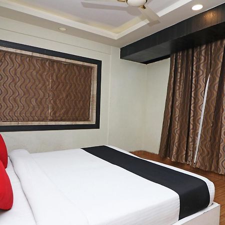 Hotel Emerald Calcutta  Esterno foto