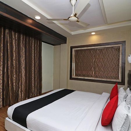 Hotel Emerald Calcutta  Esterno foto