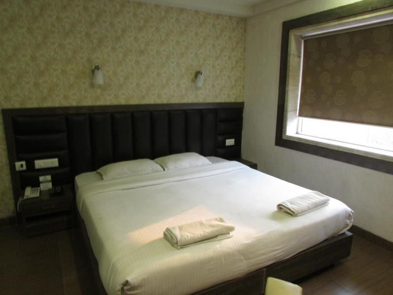 Hotel Emerald Calcutta  Esterno foto