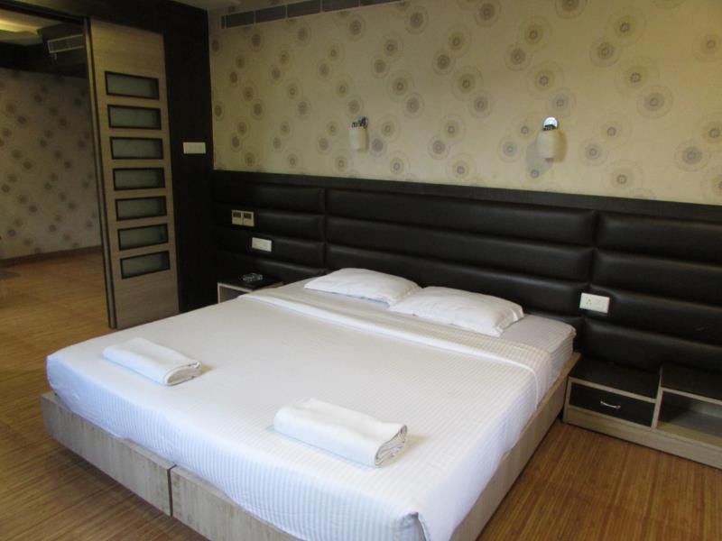 Hotel Emerald Calcutta  Esterno foto