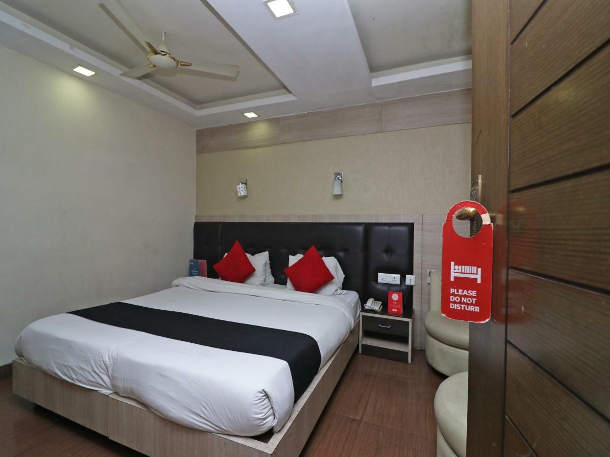 Hotel Emerald Calcutta  Esterno foto