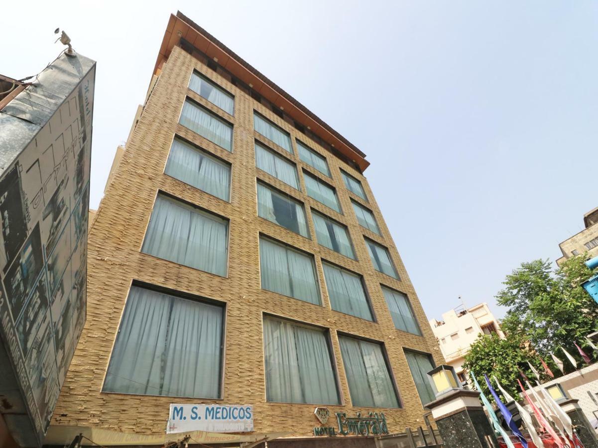 Hotel Emerald Calcutta  Esterno foto