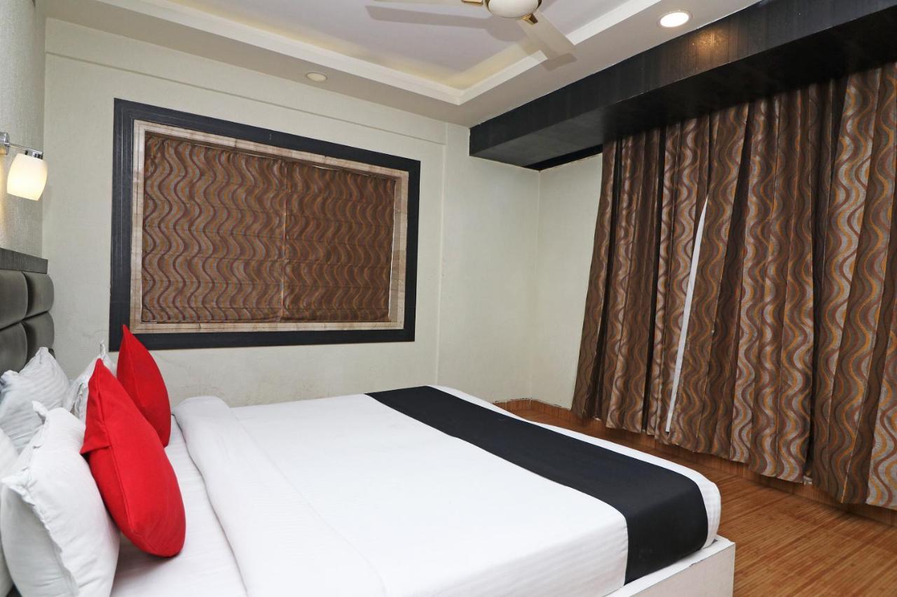 Hotel Emerald Calcutta  Esterno foto