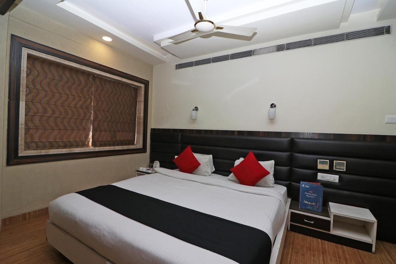 Hotel Emerald Calcutta  Esterno foto