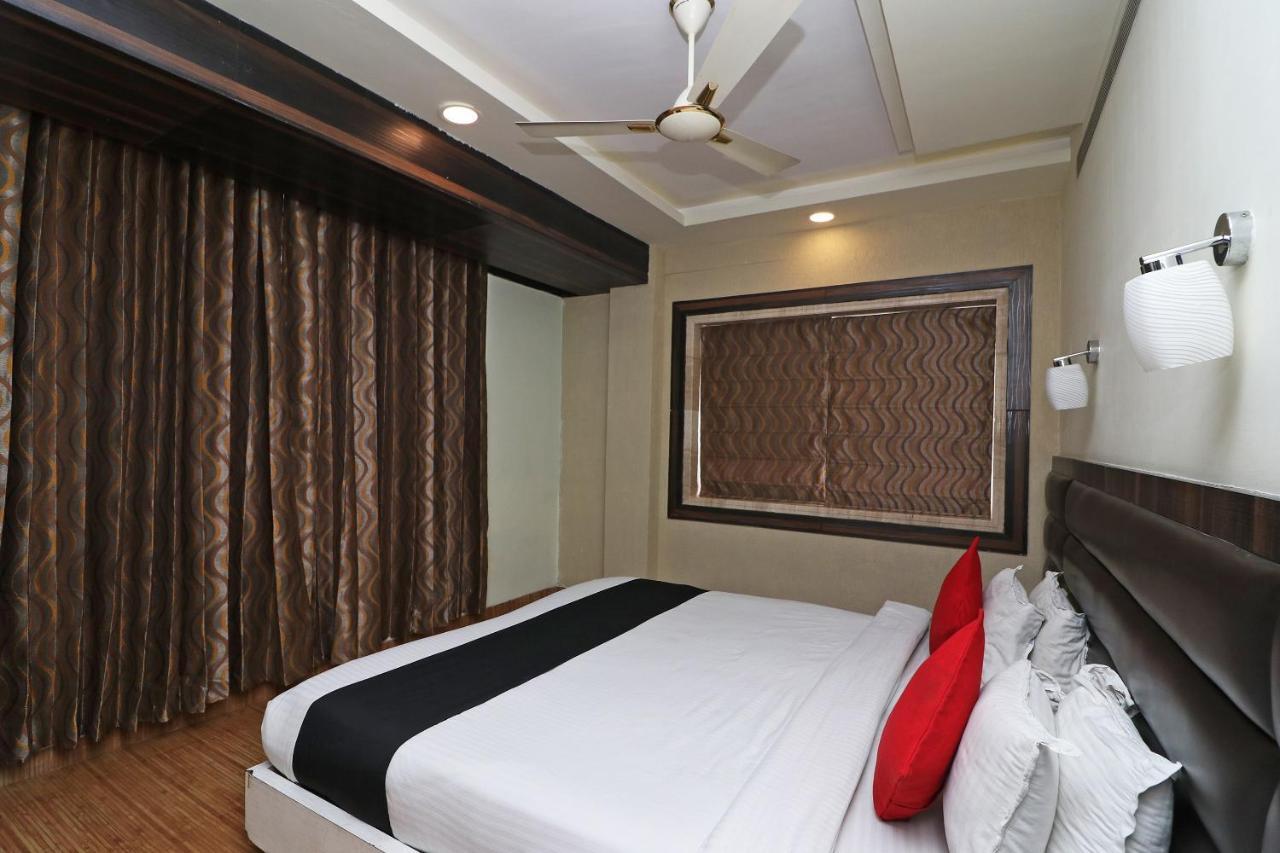 Hotel Emerald Calcutta  Esterno foto