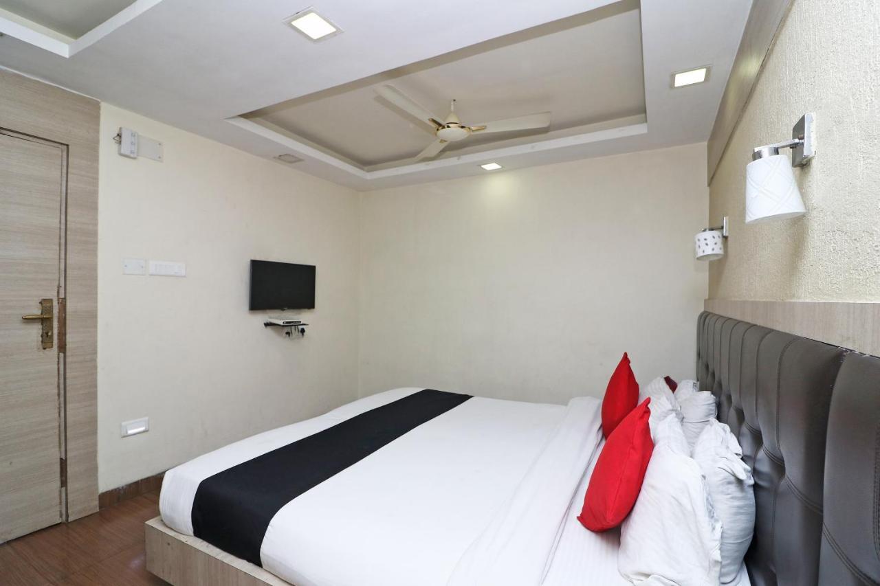 Hotel Emerald Calcutta  Esterno foto