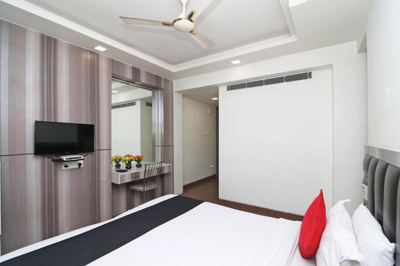 Hotel Emerald Calcutta  Esterno foto