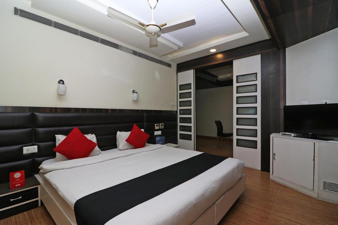 Hotel Emerald Calcutta  Esterno foto