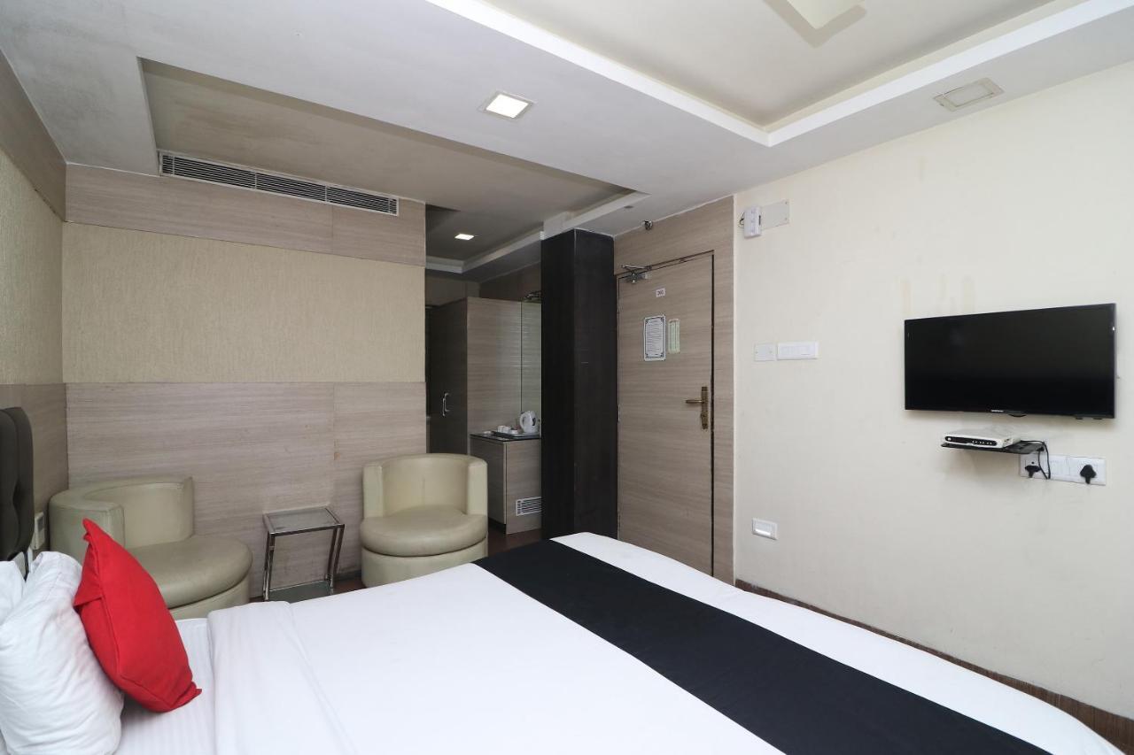 Hotel Emerald Calcutta  Esterno foto