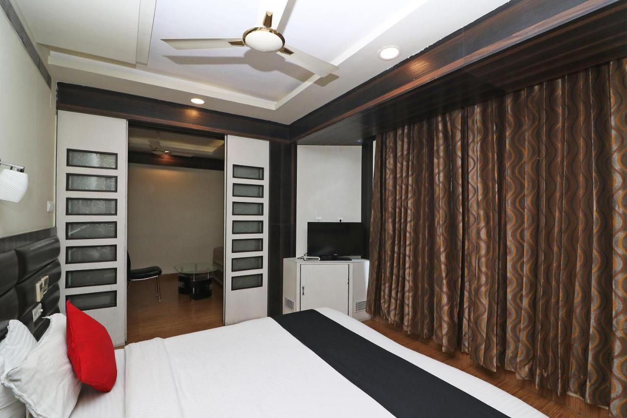 Hotel Emerald Calcutta  Esterno foto