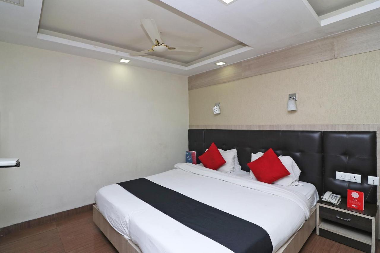 Hotel Emerald Calcutta  Esterno foto