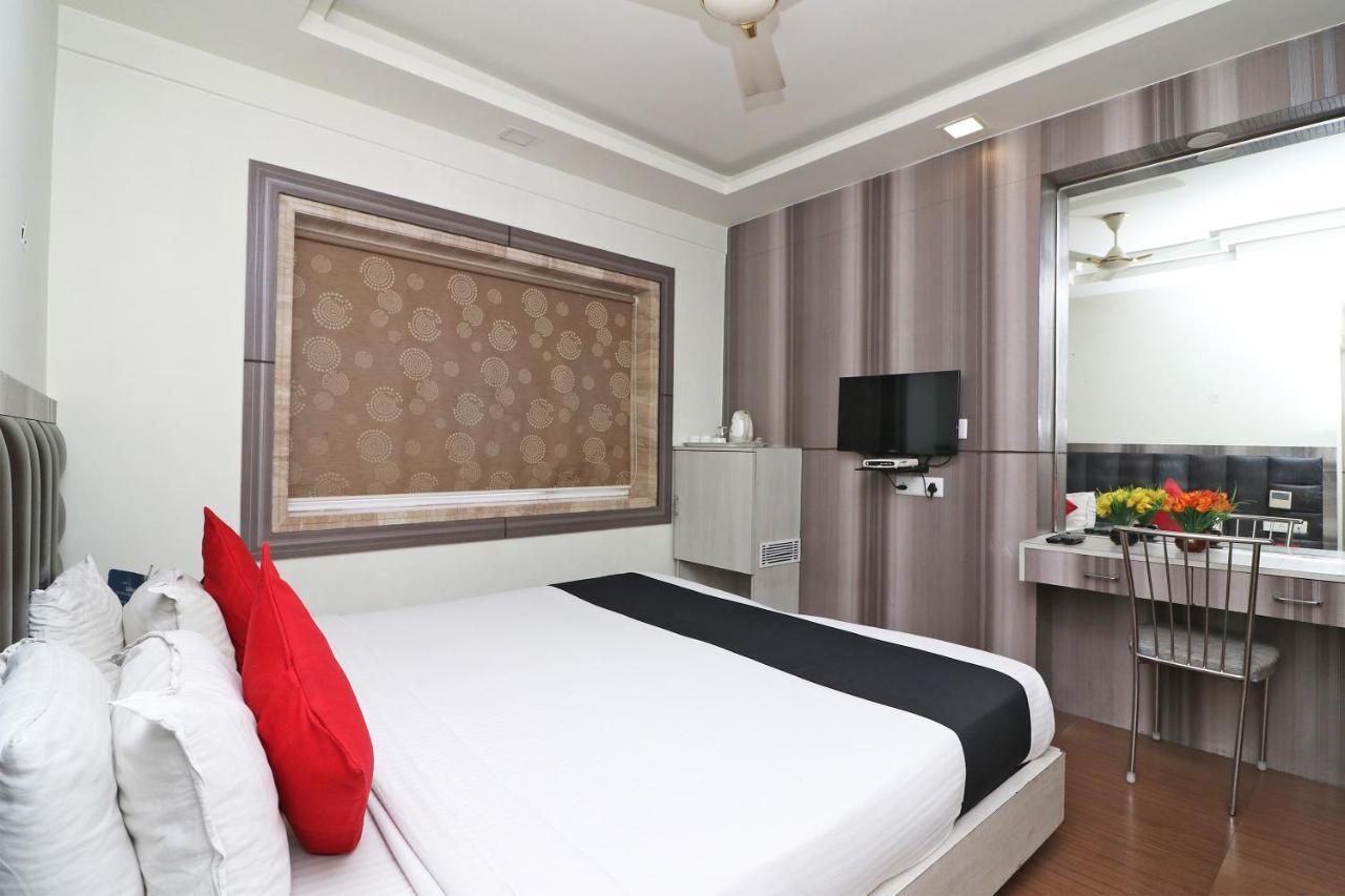 Hotel Emerald Calcutta  Esterno foto