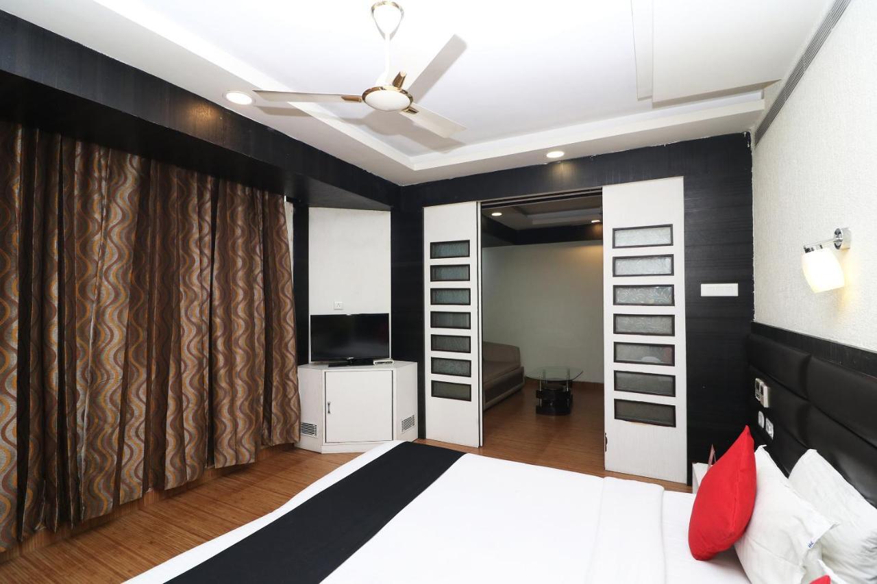 Hotel Emerald Calcutta  Esterno foto